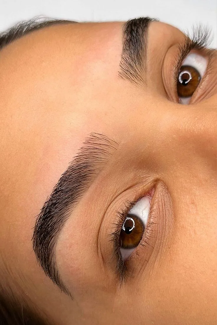 Design de sobrancelha 1